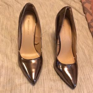Sepia pumps